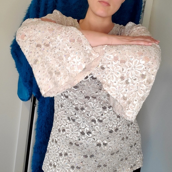 Beige Floral Lace Sequin Party Shirt with Belle Sleeves Sz. Lrg - Picture 10 of 11